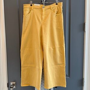 J.Jill yellow, brand new with tags, high-rise full leg crop. Size 16P